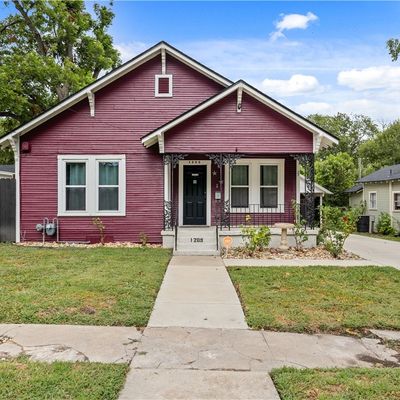 1209 N 1 St St, Temple, TX 76501