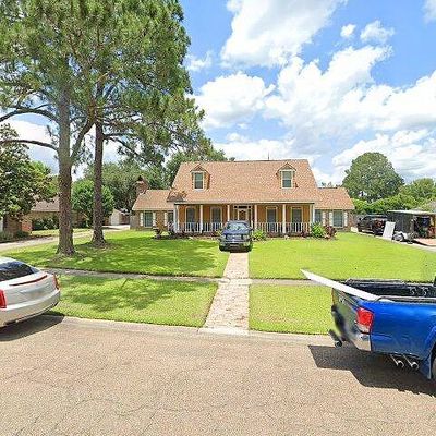 12111 Lake Sherwood Ave N, Baton Rouge, LA 70816