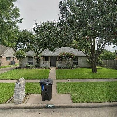 12331 Wrenthorpe Dr, Houston, TX 77031