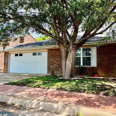 13 Westridge Sq, Plainview, TX 79072