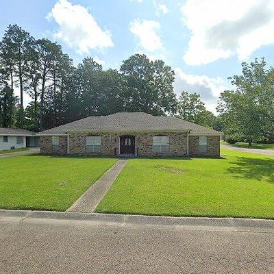 1304 Carter Dr, Hattiesburg, MS 39402