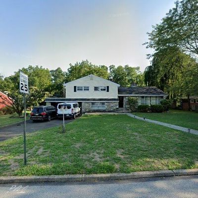 1100 Rock Creek Dr, Wyncote, PA 19095