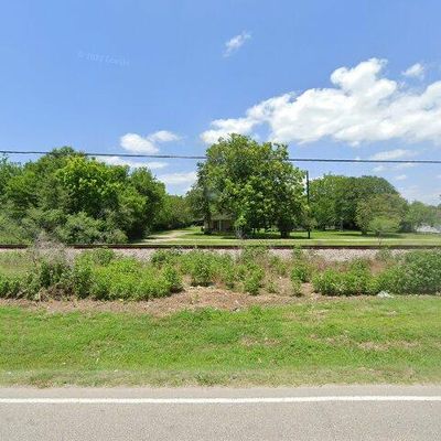 1102 N Battlebell Rd, Highlands, TX 77562