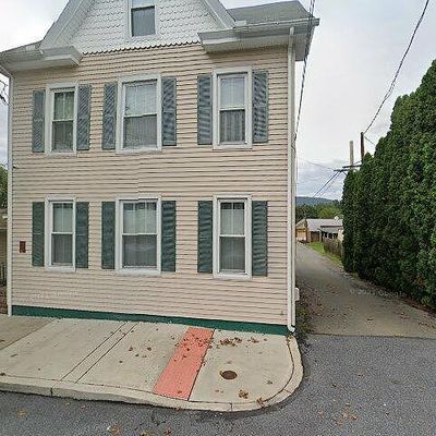 114 E Washington St, Slatington, PA 18080