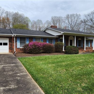 1455 Big Piney Creek Rd, Lansing, NC 28643