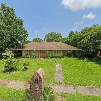 1504 Roswell St, Pascagoula, MS 39581