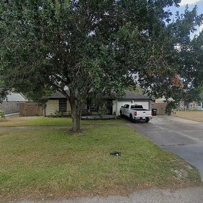 1510 Avenue C, Danbury, TX 77534