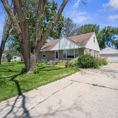 1368 Cormier Rd, Green Bay, WI 54313