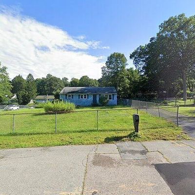 18 Rhode Island Dr, Oakdale, CT 06370