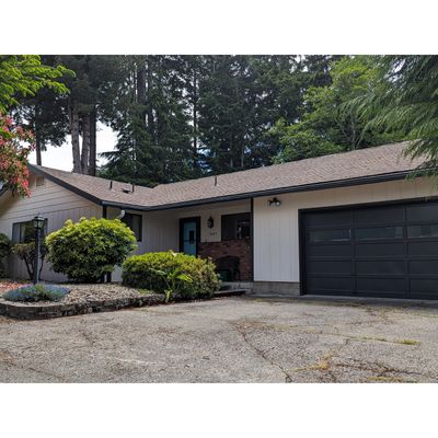 1845 Lincoln Rd, Coos Bay, OR 97420