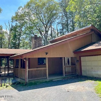 193 Manchester Dr, Bushkill, PA 18324