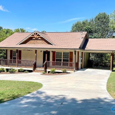 198 Leach Dr, Guntersville, AL 35976