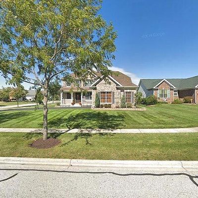 2 Eineke Ct, Algonquin, IL 60102