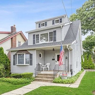 2 S Stoughton Pl, Bergenfield, NJ 07621