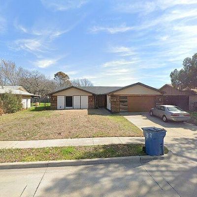 219 Village Dr, Lewisville, TX 75067