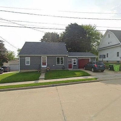 22 S Henninger St, Mayville, WI 53050