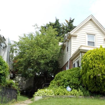 231 W Albemarle Ave, Lansdowne, PA 19050