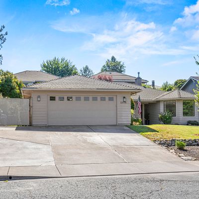 2374 Fairfield Dr, Medford, OR 97504