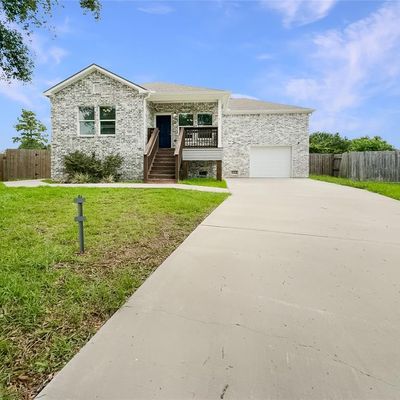 203 Glade Bridge Ln, Dickinson, TX 77539