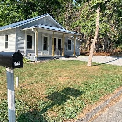 211 Aycock Ave, Hendersonville, NC 28792