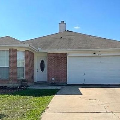 2115 N Kirbywood Trl, Grand Prairie, TX 75052