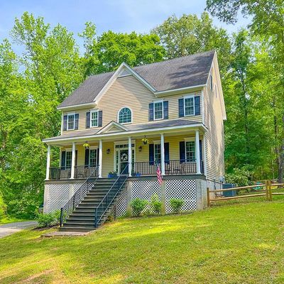 215 Beachcliff Rd, Blackstone, VA 23824