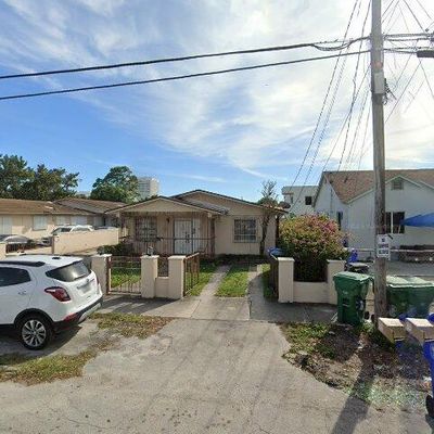 2752 Sw 3 Rd St, Miami, FL 33135