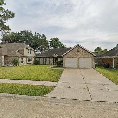 2911 Avanti Dr, Pearland, TX 77584