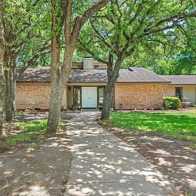 304 Driftwood Ct, Azle, TX 76020