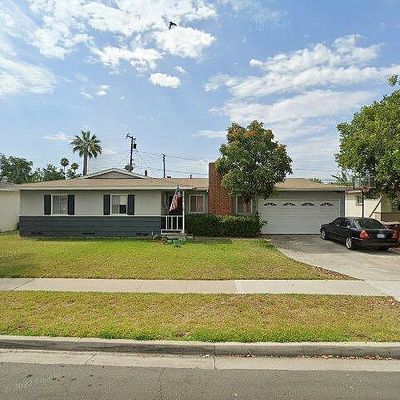 2670 W Lullaby Ln, Anaheim, CA 92804