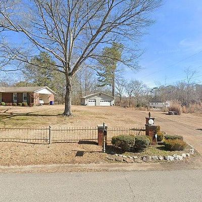 347 Oakgrove Rd, Selmer, TN 38375