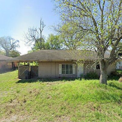 355 Dobbyn St, Bridge City, TX 77611