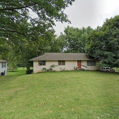 3116 Gene Field Rd, Saint Joseph, MO 64506