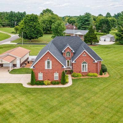 33 Sunrise Dr, Lafayette, TN 37083