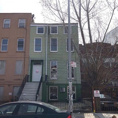 42 Pulaski St, Brooklyn, NY 11206