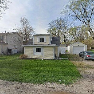 39 Pine Dr, Whitmore Lake, MI 48189