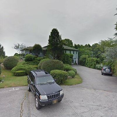 4 Highland Pl, Newport, RI 02840