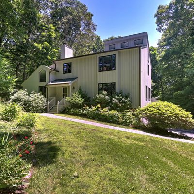 40 Melon Patch Ln, Monroe, CT 06468