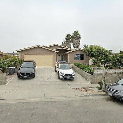 404 Circle Pl, Salinas, CA 93905