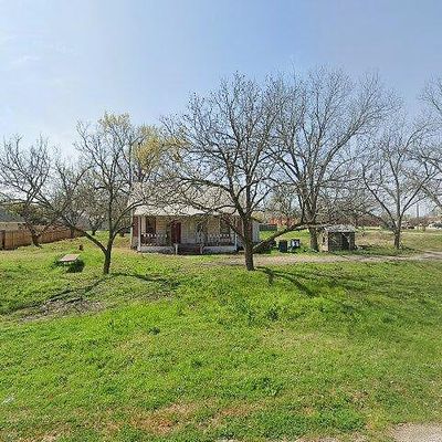 409 Crockett St, Holland, TX 76534