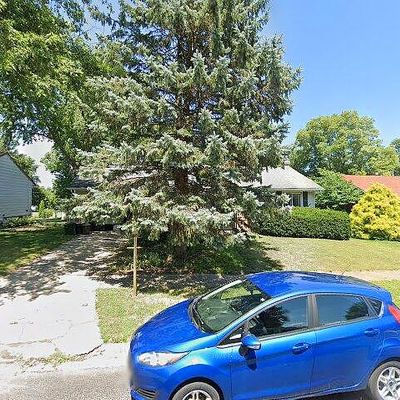 409 E Pearson St, Eureka, IL 61530