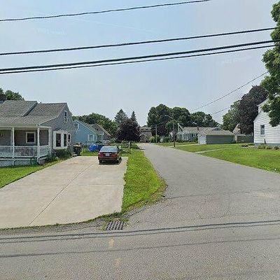 41 Hemlock St, Somerset, MA 02726