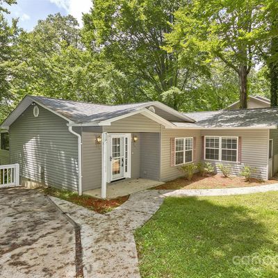 410 Scarlet Oaks Dr, Etowah, NC 28729