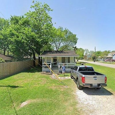 4102 Houx St, Bacliff, TX 77518