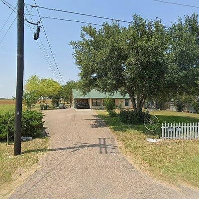 520 W Soyars Ave, Orange Grove, TX 78372