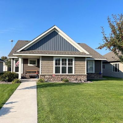 525 Taft Loop S, Cambridge, MN 55008