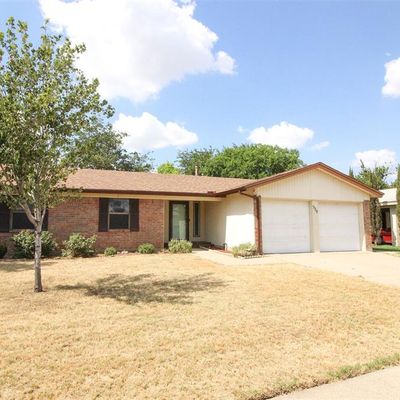 528 Stallion Ln, Saginaw, TX 76179