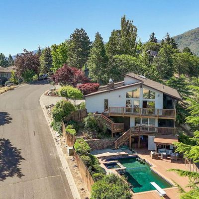 585 Thornton Way, Ashland, OR 97520