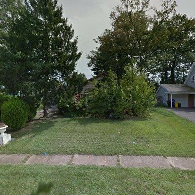 48 Peacock Ln, Willingboro, NJ 08046