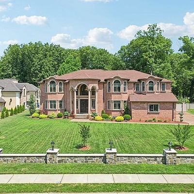 5 Sipporta Ln, Paramus, NJ 07652